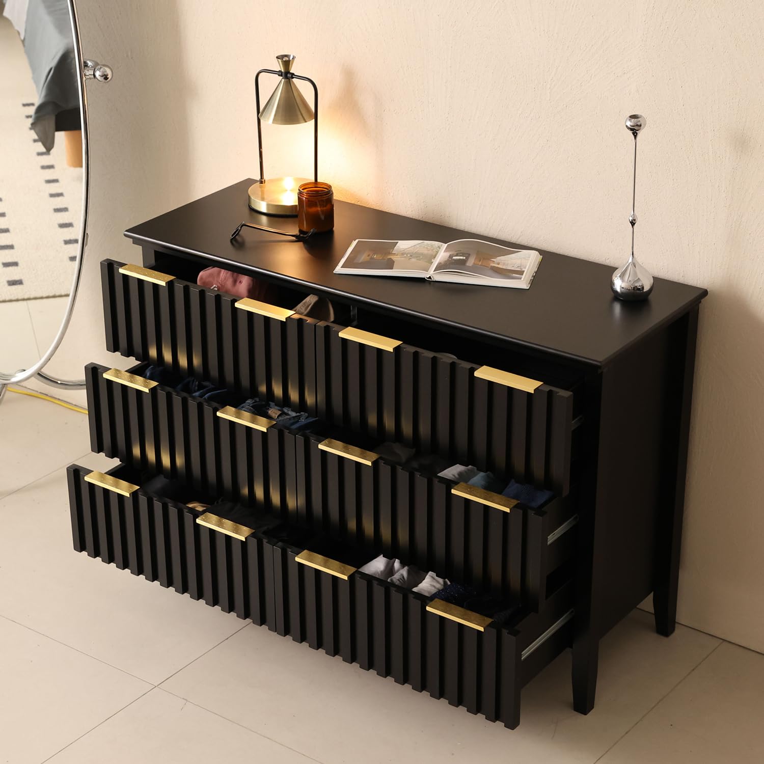 Fluted 3-Piece Bedroom Set – Dresser & 2 Nightstands