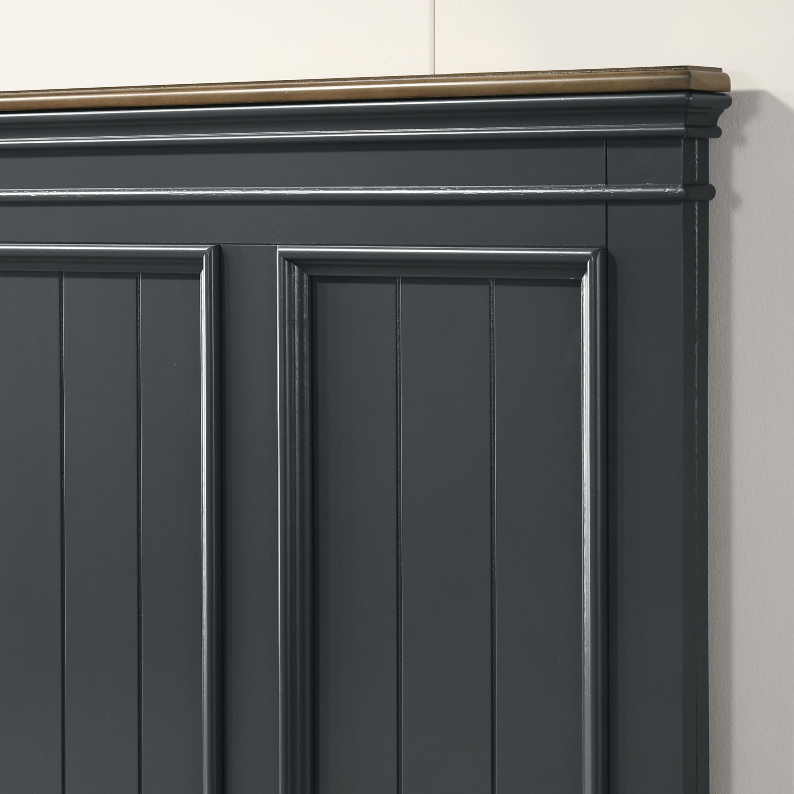 Roundhill Furniture Riverton Wood 3-Piece Bedroom Set, Shiplap Panel King Bed with 2 Nightstands in Slate Blue