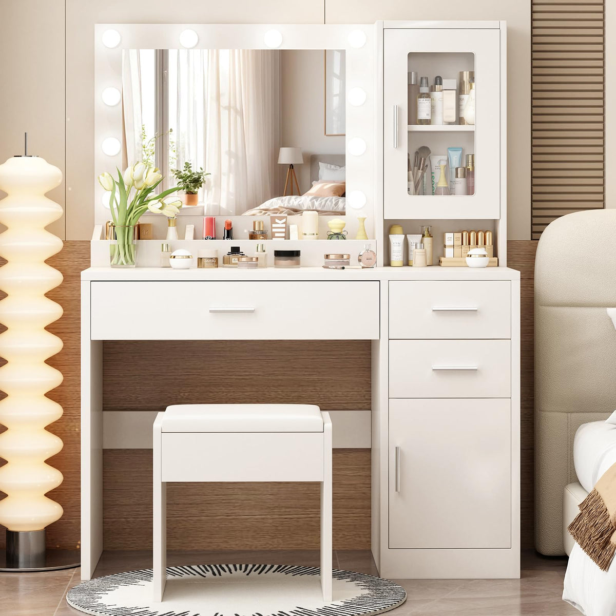 Lighted Makeup Vanity Set