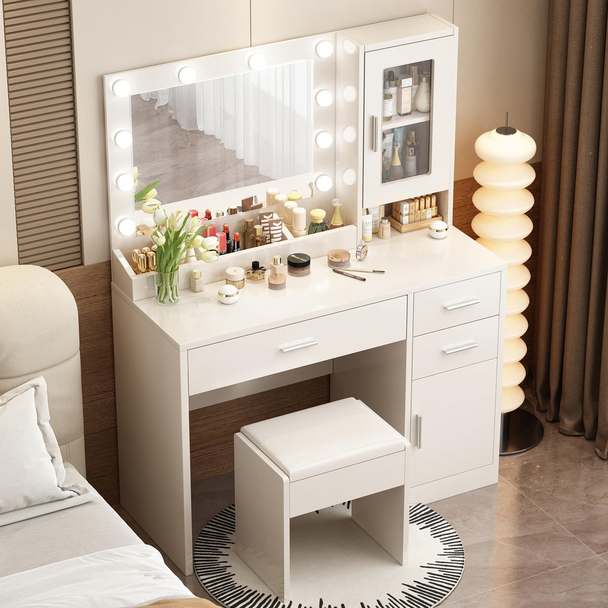 Lighted Makeup Vanity Set
