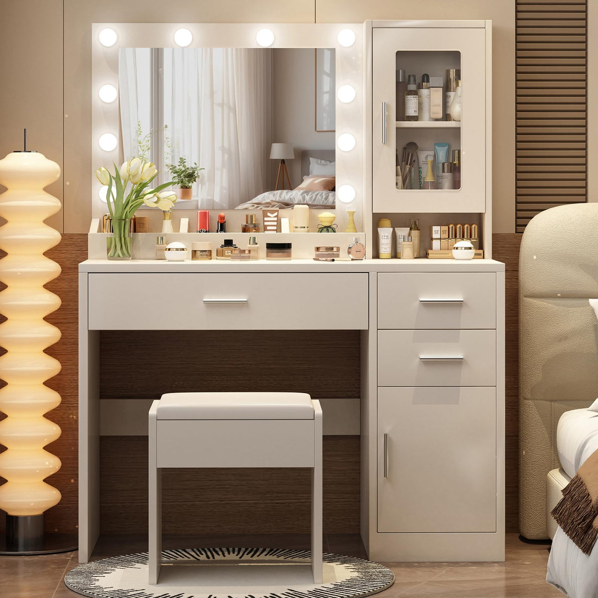 Lighted Makeup Vanity Set