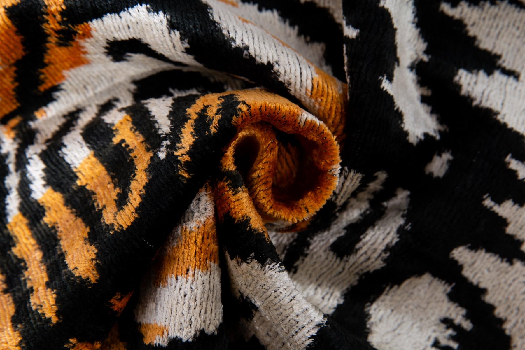 CANVELLO Luxury Handmade Velvet Throw Pillow with Tiger Print Design 20"x20" Decorative Accent Cushion with Premium Down Feather Insert for Sofas and Beds