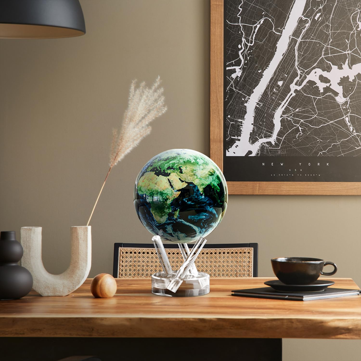 Self-Rotating Globe – Earth with Clouds