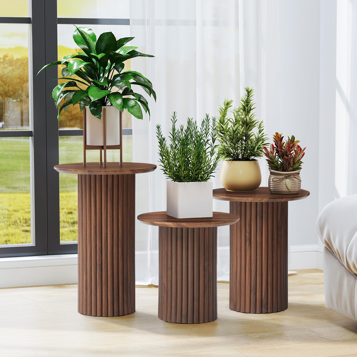 Round Nesting Tables, Set of 3