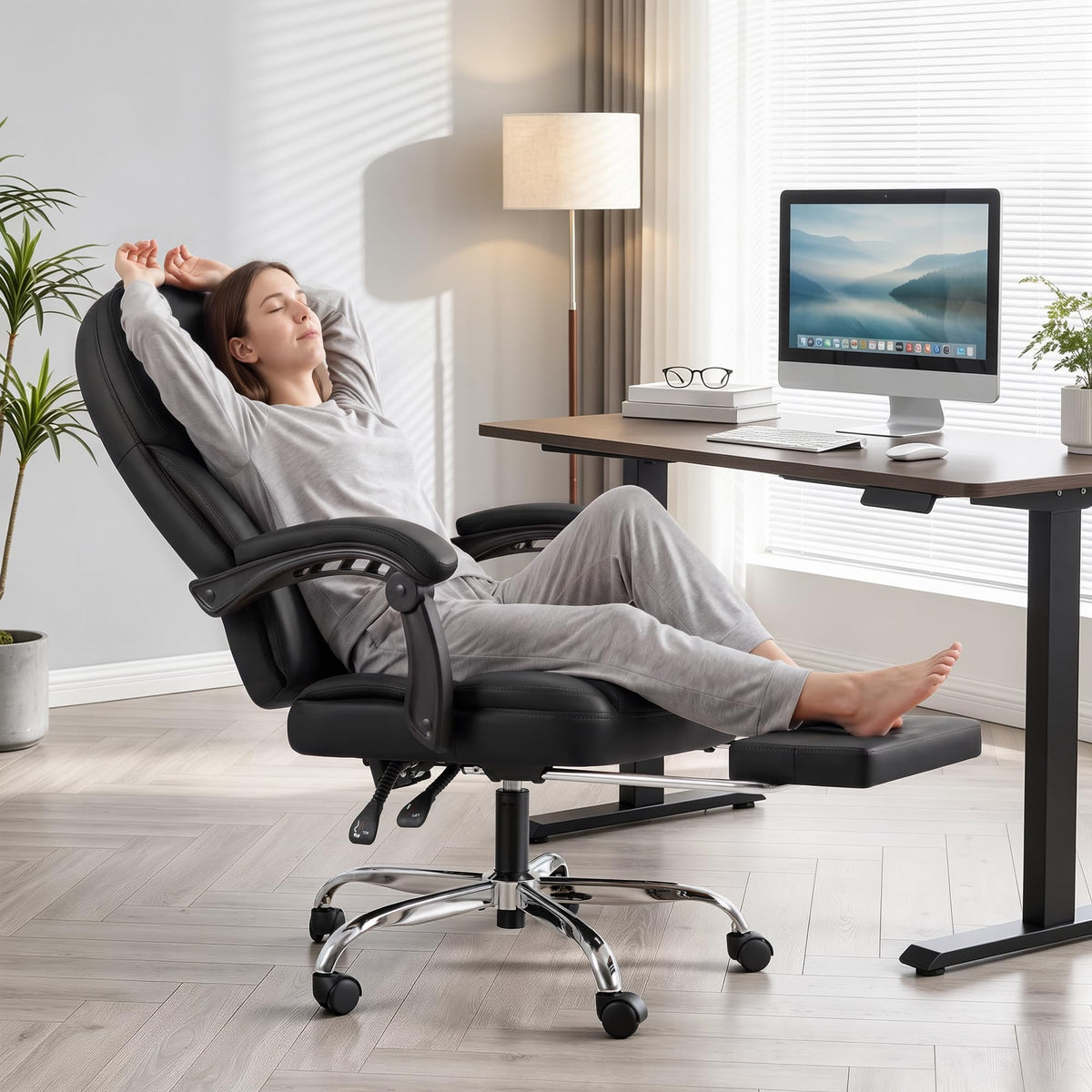 Reclining Massage Office Chair with Footrest