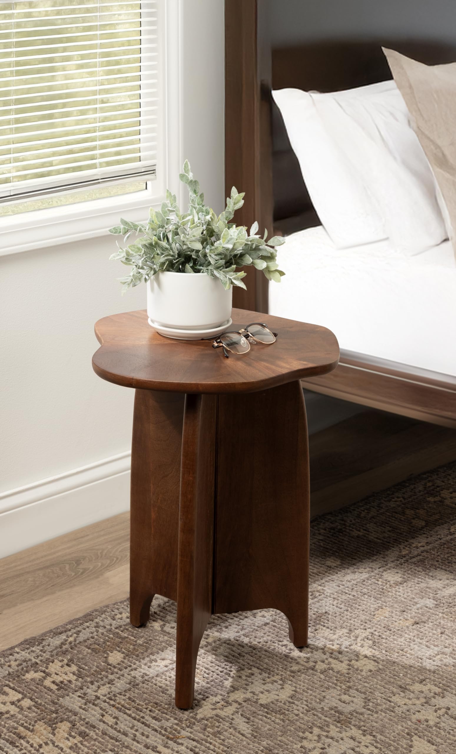 Kate and Laurel Kanna Modern Wavy Pieced Mango Wood Round Side Table, 16 x 16 x 21, Walnut Brown, Mid-Century Scalloped Wooden End Table for Bedroom Nightstand or Living Room Plant Stand Indoors