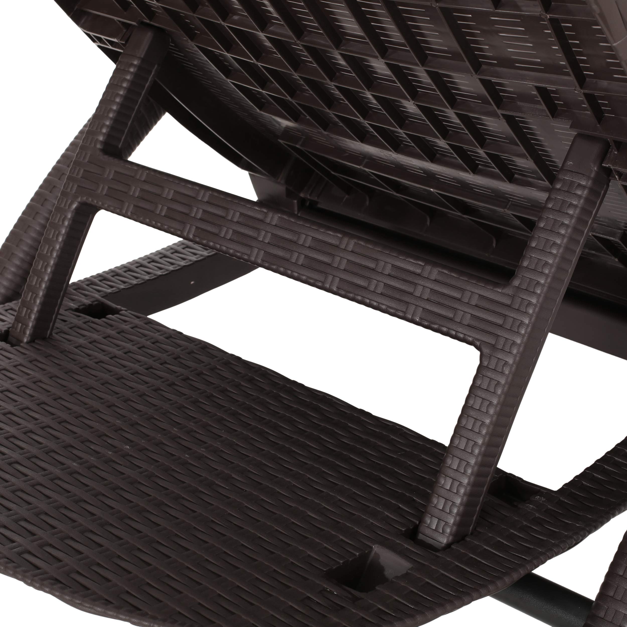 Outdoor Faux Wicker Chaise Lounge with Adjustable Backrest