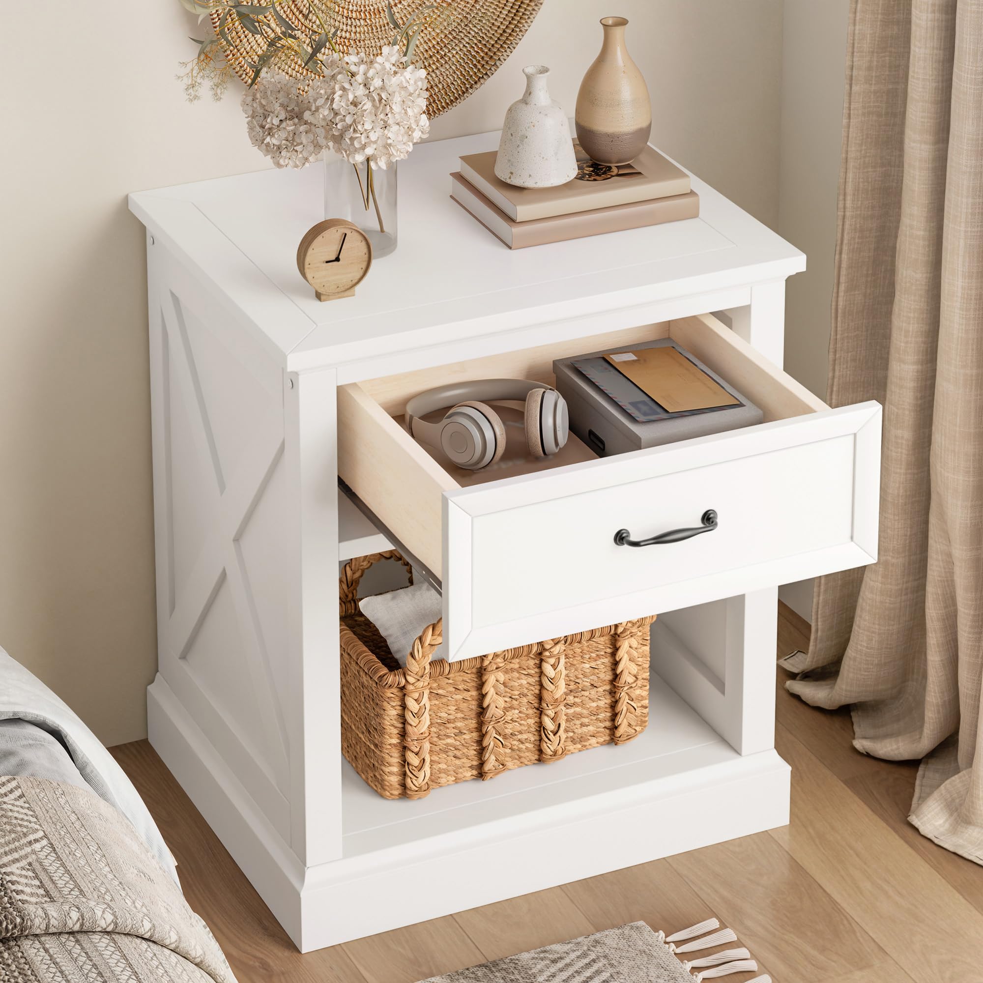 4 Piece Bedroom Set, Farmhouse Queen Size Bedroom Furniture Sets with Storage Nightstands and 1 Dresser, Bedroom Furniture Sets with Wooden Platform Bed Frame for Bedroom, White