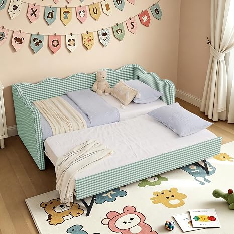 Gingham Daybed with Trundle & USB