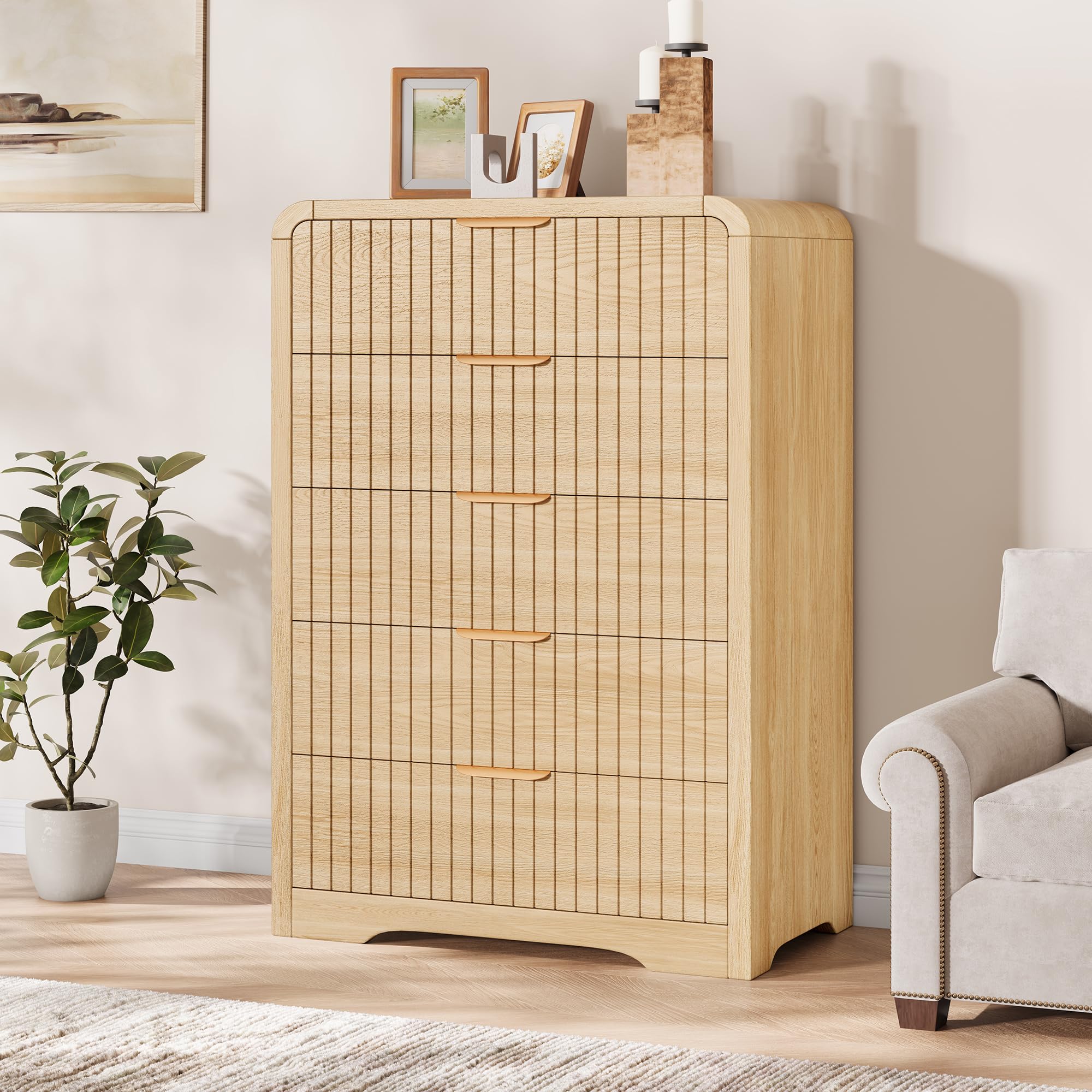 Fluted 5-Drawer Dresser with Curved Profile