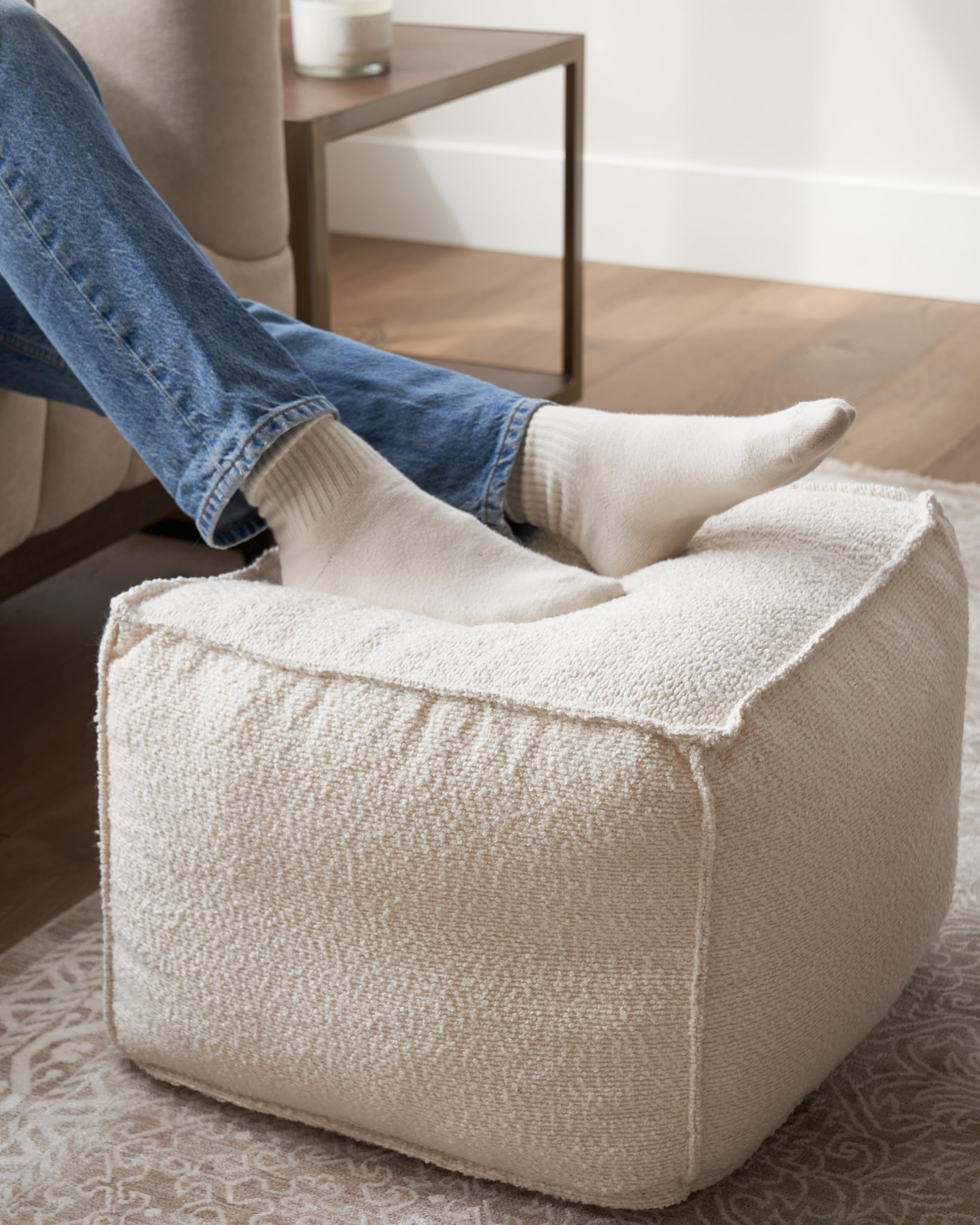 Round Boucle Pouf Ottoman Foot Rest