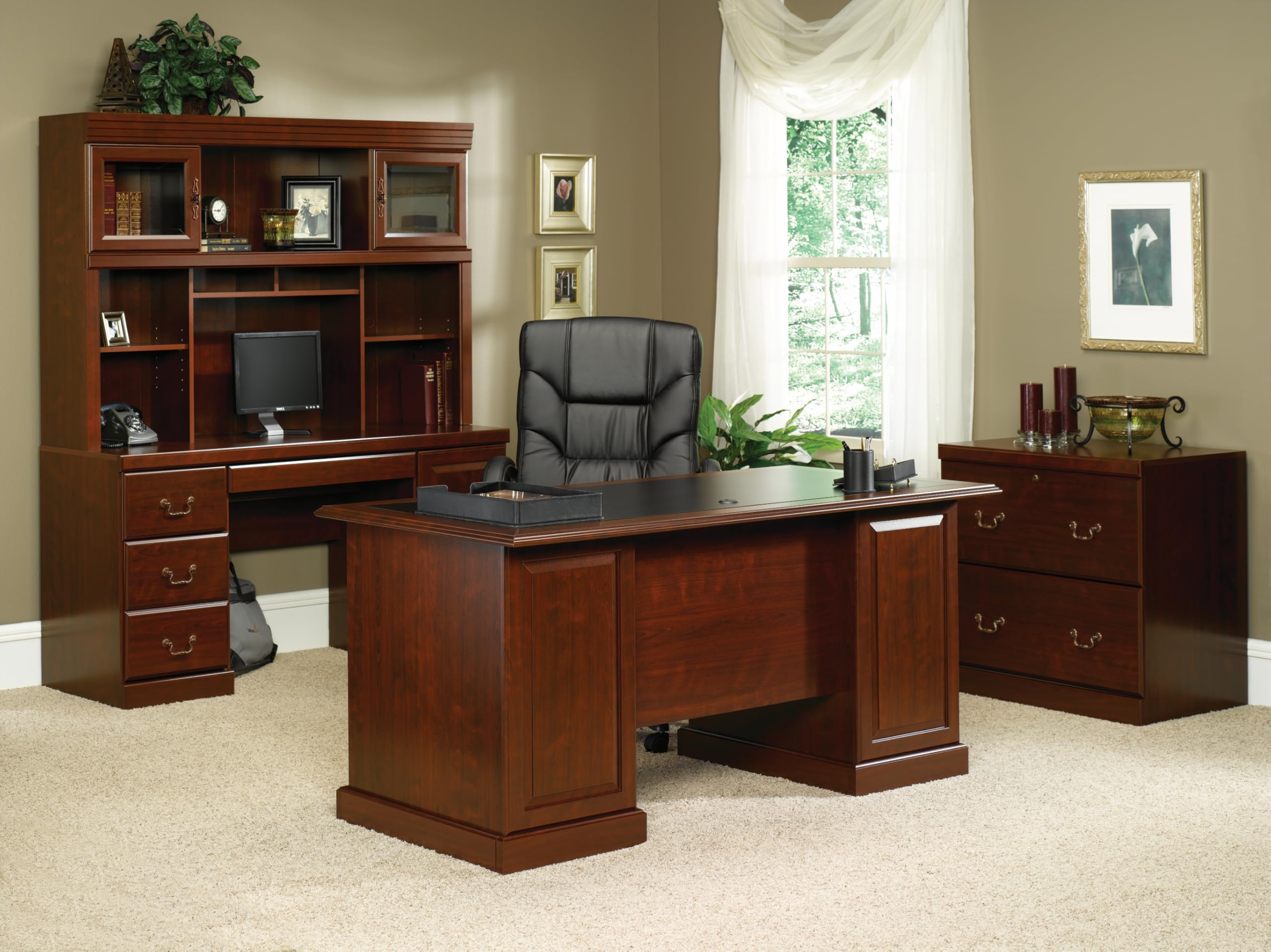Heritage Hill Hutch – Classic Cherry