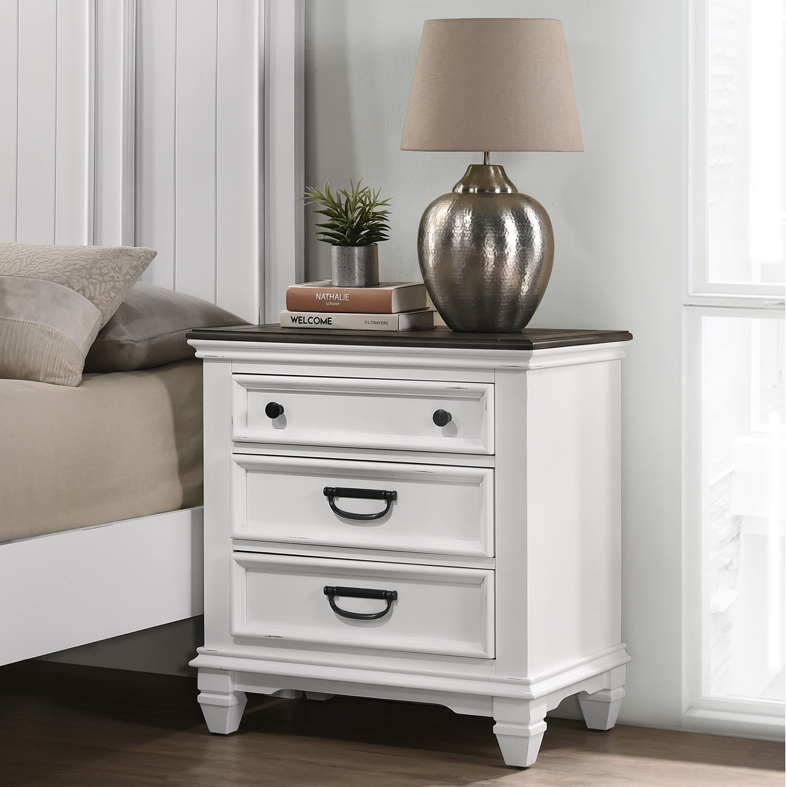 Farmhouse Bedroom Set – Bed, Dresser, Mirror & 2 Nightstands
