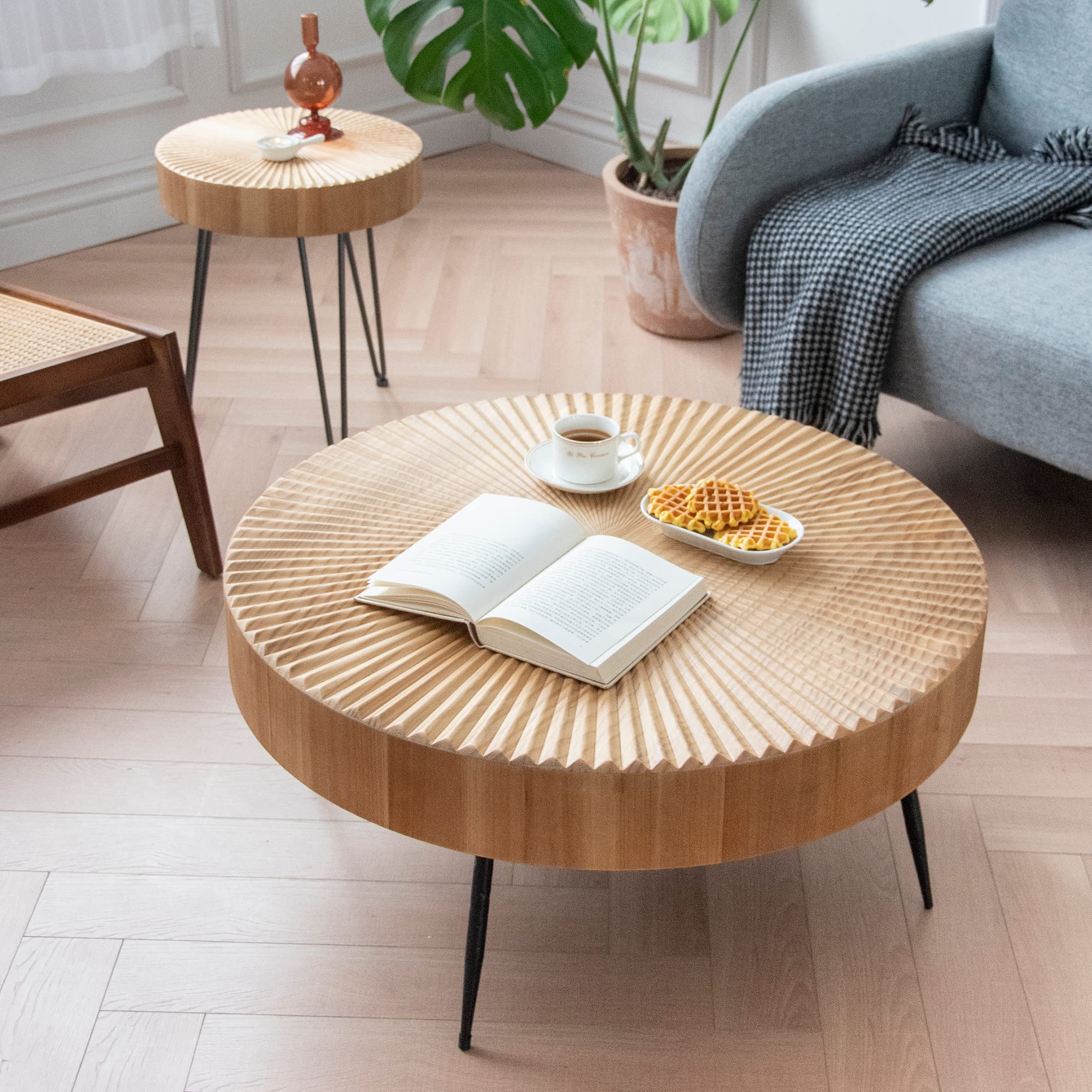 Round Farmhouse Nesting Coffee Table Set – 2-Piece, Wood Radial Pattern