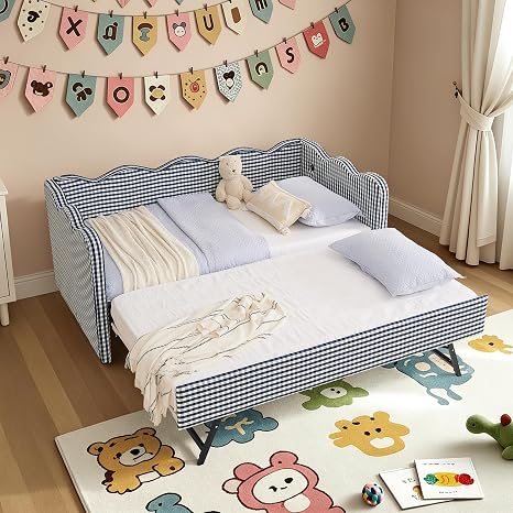 Gingham Daybed with Trundle & USB