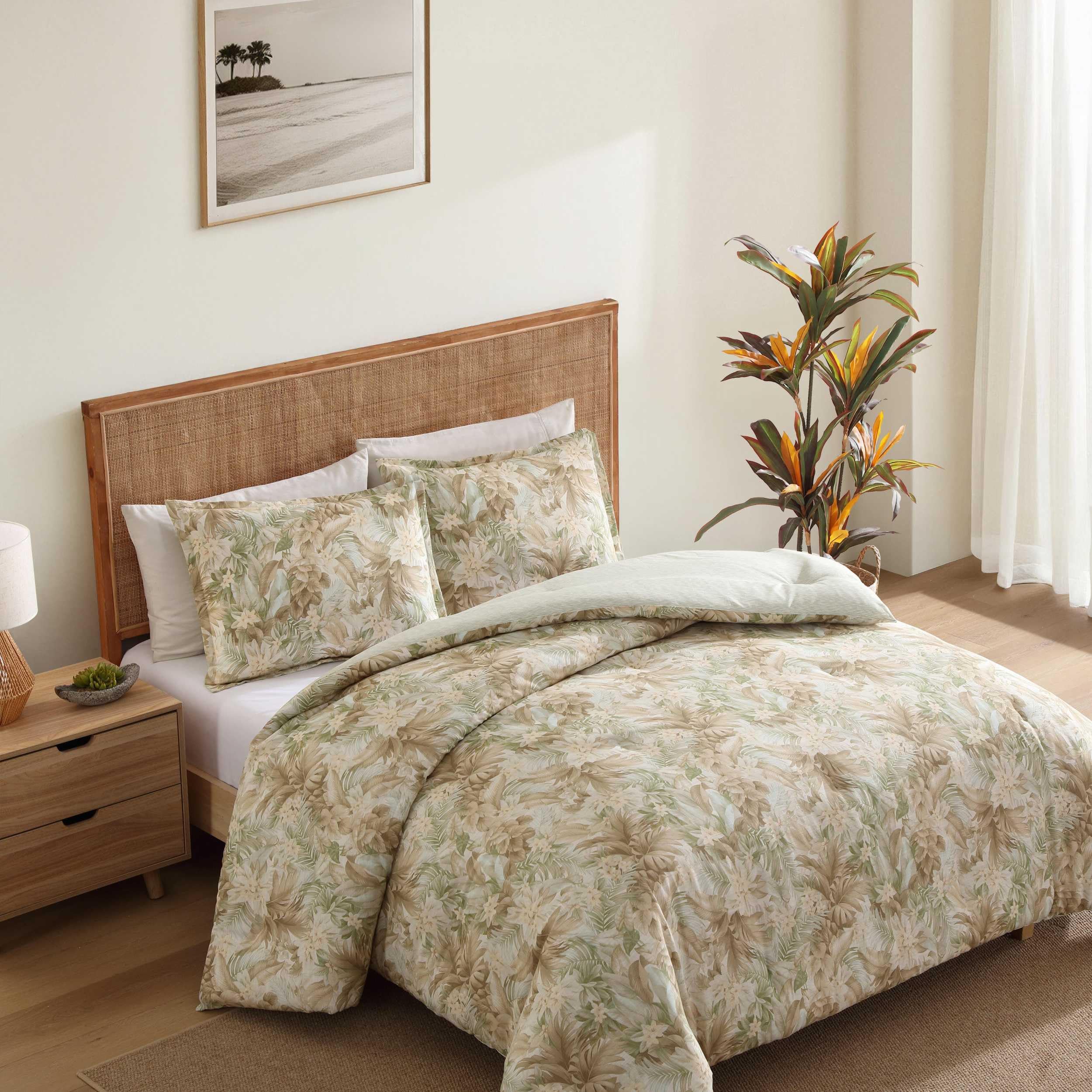 Tommy Bahama - Queen Comforter Set, Naturally Soft Cotton Weave Bedding w/Matching Pillowcases, Medium Weight, 3 Piece Bed Sets (Palm Paradise Green)