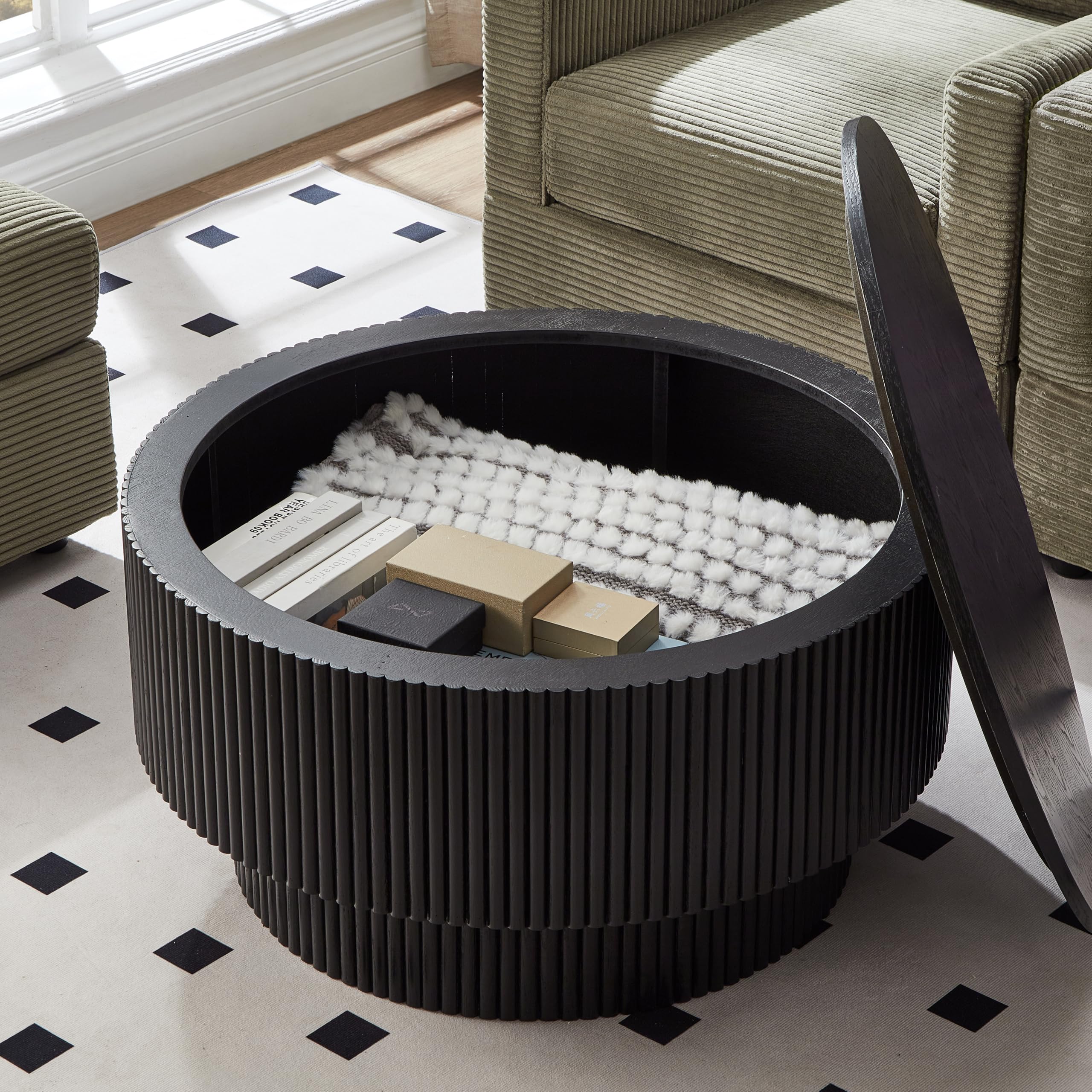31.49" Wood Round Coffee Table for Living Room, Fluted Circle Coffee Table with Storage, Modern Handcraft Coffee Table for Apartment, Easy Assembly(Black, 31.49"x31.49"x15.74")