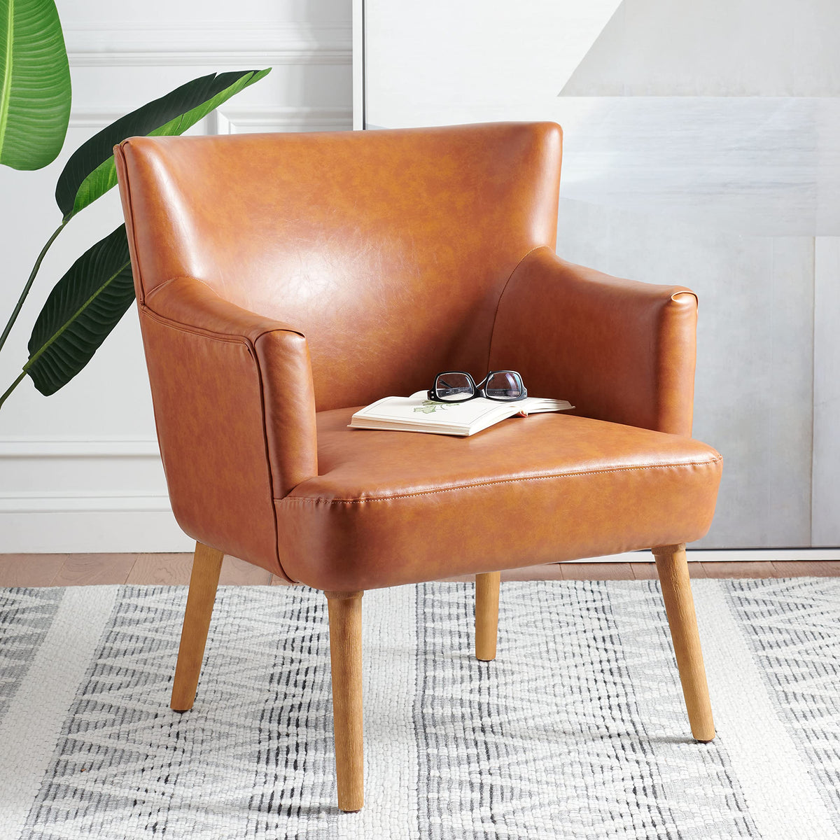 SAFAVIEH Home Collection Delfino Cognac Faux Leather/Natural Accent Chair