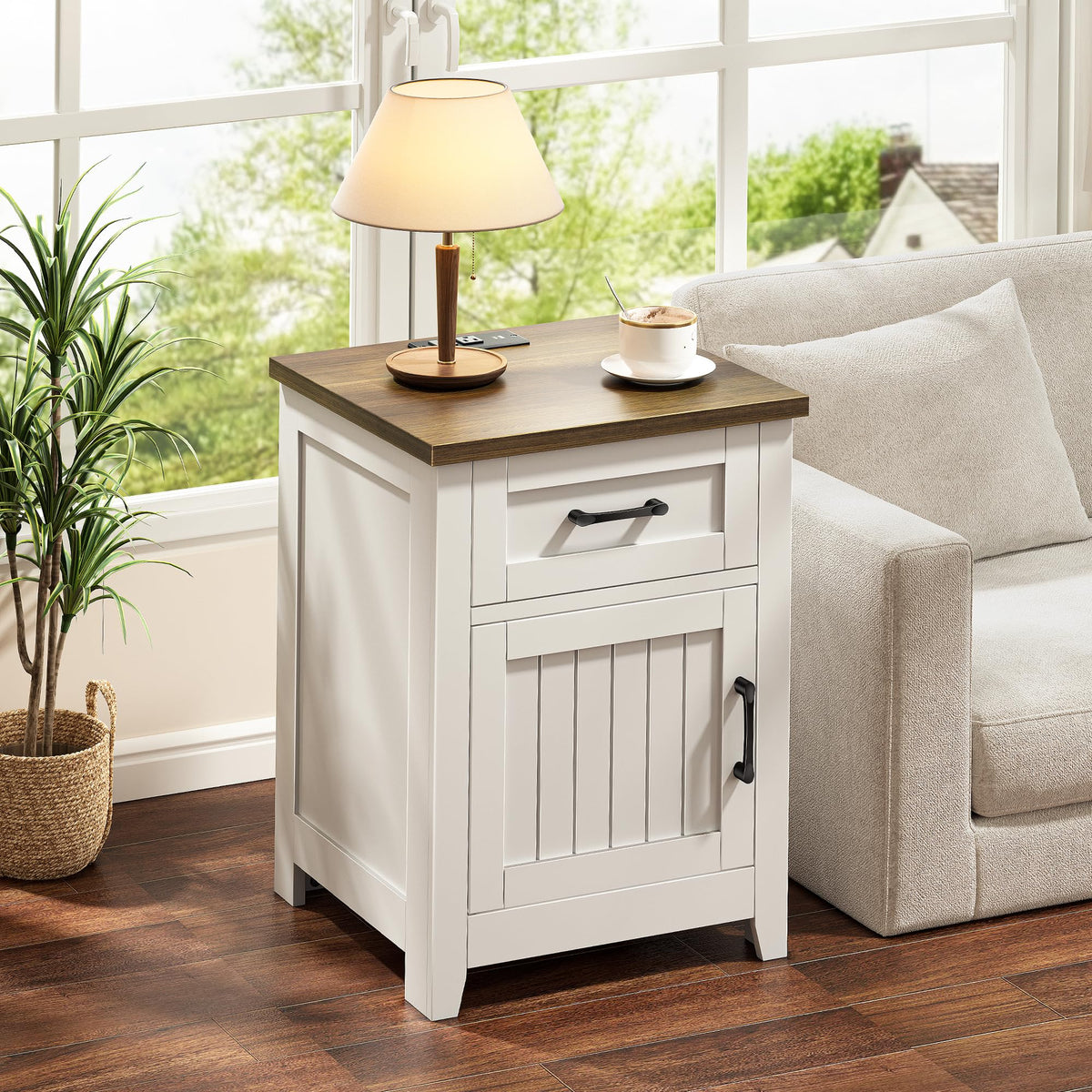 Decofy Farmhouse End Table Set of 2 with Charging Station White